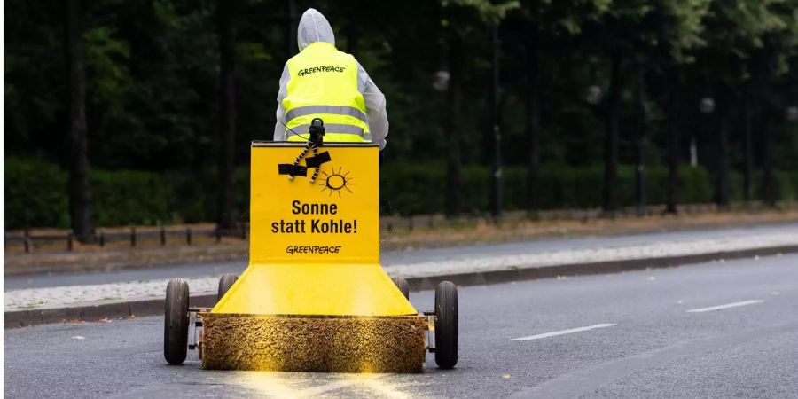 «Sonne»: Greenpeace protestierte anlässlich des Treffens der Kohlekommission der Bundesregierung.