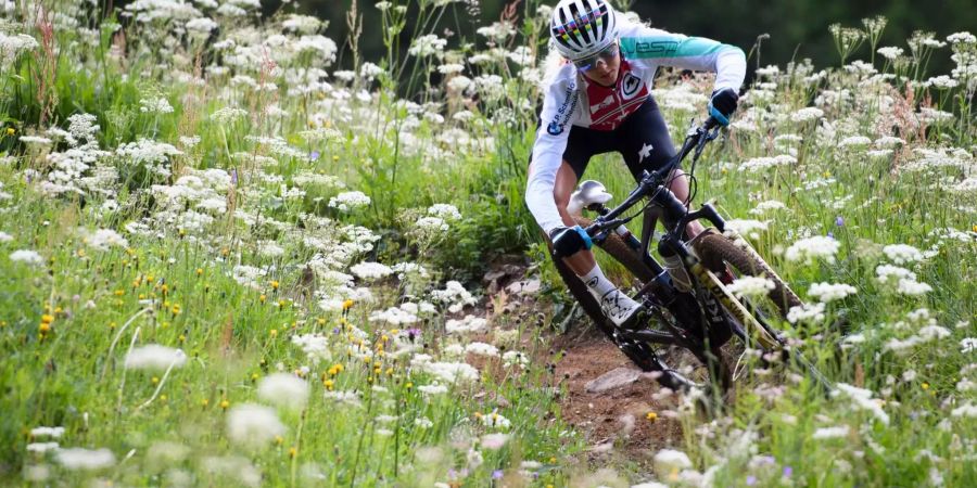 Jolanda Neff wird beim Mountainbike-Weltcup in Vallnord Zweite.