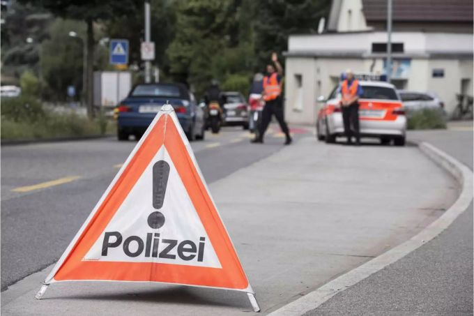 Patrouille Verkehrskontrolle - Kapo Solothurn Patrouille Verkehrskontrolle - Kapo Solothurn