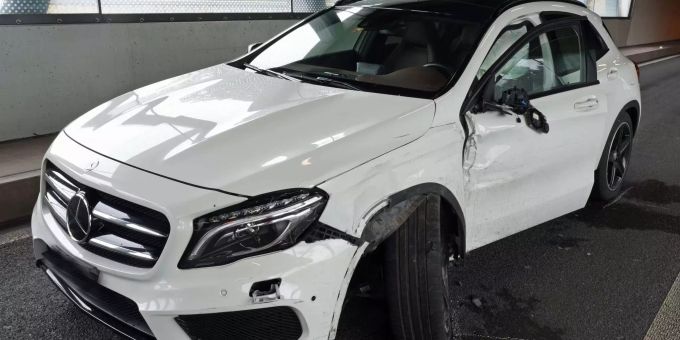 Buchrain - Autos kollidieren mit Lieferwagen