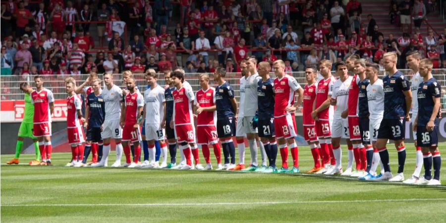 Die Spieler von FC Union Berlin auf dem Spielfeld.