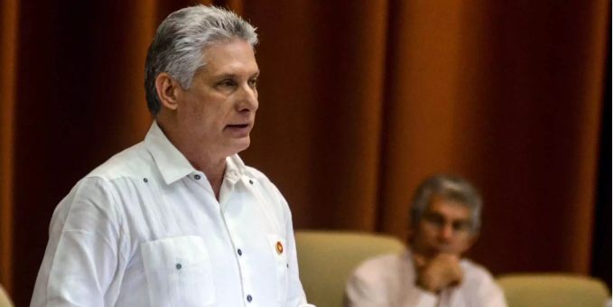 Der kubanische Präsident Díaz-Canel spricht vor den Parlamentariern über die Verfassungsreform. Der kubanische Präsident Díaz-Canel spricht vor den Parlamentariern über die Verfassungsreform.