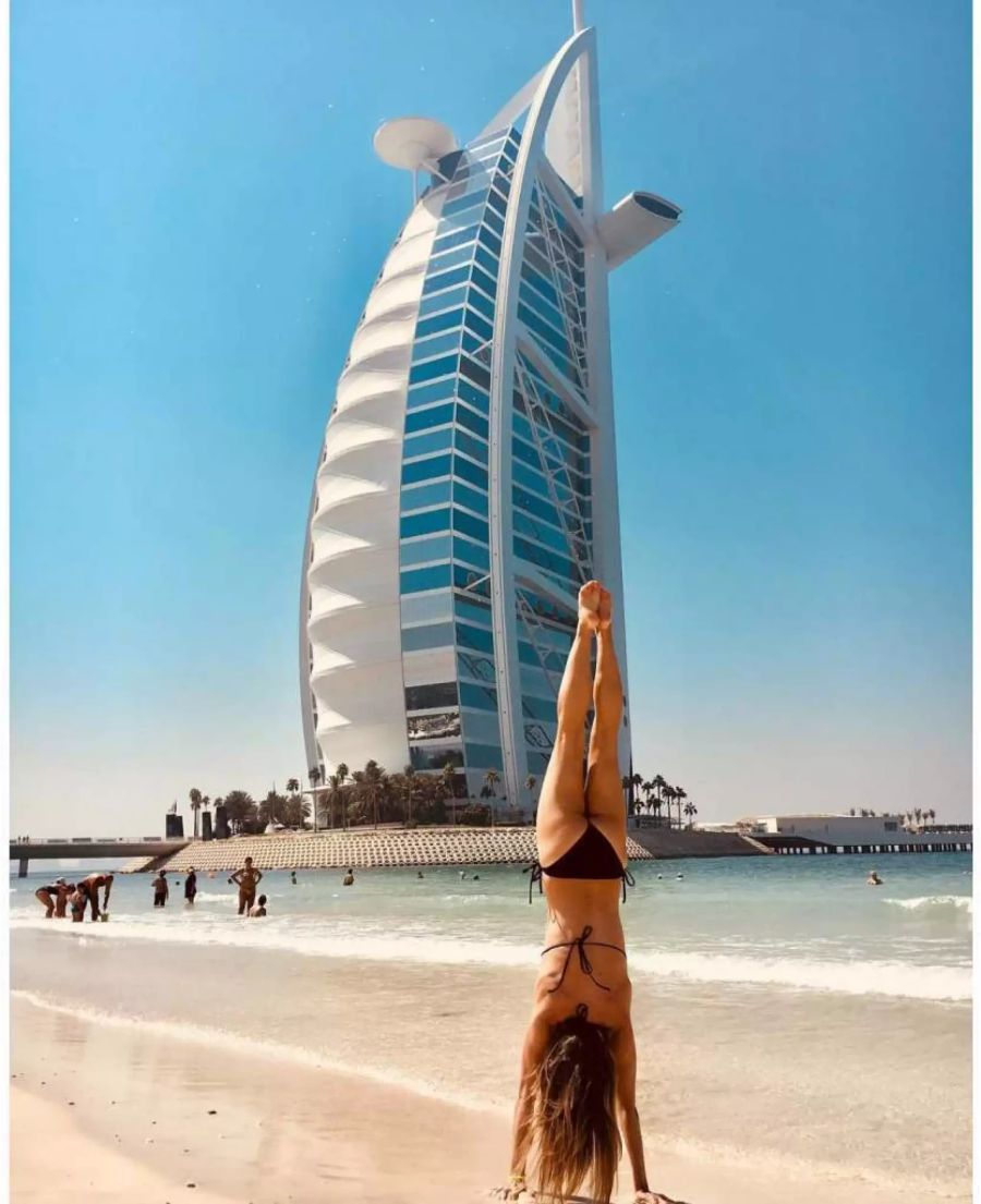 Topfit: Sibylle Eberle turnt in Dubai.