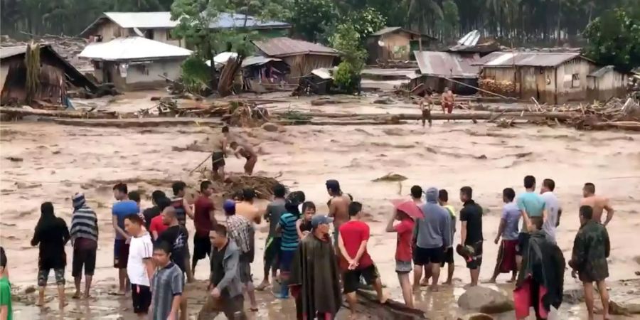 «Tembin» war am Freitag in der südlichen Region Mindanao auf Land getroffen.