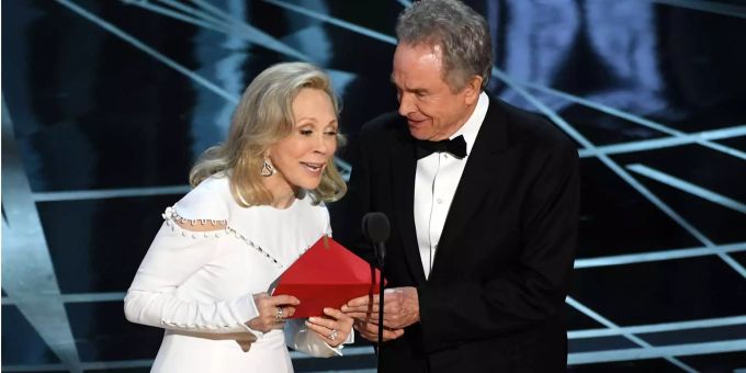 Sorgten für die grösste Oscar-Panne aller Zeiten: Faye Dunaway und Warren Beatty (r.). Sorgten für die grösste Oscar-Panne aller Zeiten: Faye Dunaway und Warren Beatty (r.).