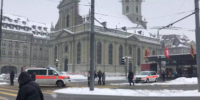 Bereich am Berner Bahnhof abgeriegelt - Grosses Polizeiaufgebot nach Bombendrohung