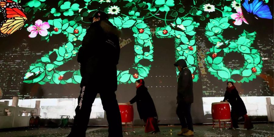 Gewohnt ruhig sind die Chinesen ins neue Jahr gerutscht. Denn nach dem chinesischen Mondkalender wird erst in der Nacht zum 16. Februar das neue Jahr begrüsst.