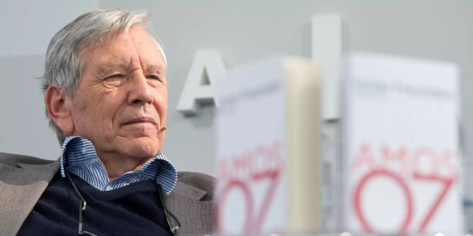 Amos Oz