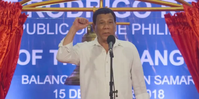 Philippinen Prasident Duterte Verteidigt Harte Corona Massnahmen