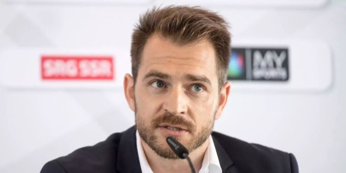 Raeto Raffainer wird wohl das Amt als Direktor der Schweizer Nationalmannschaften abgeben. Raeto Raffainer spricht bei einer Pressekonferenz.