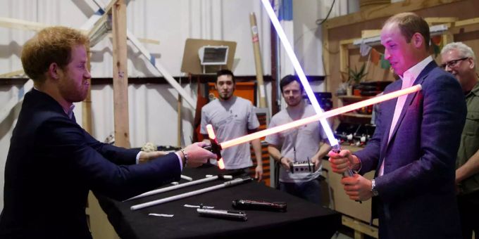 Royale Macht - «Star Wars»: William und Harry werden Stormtrooper