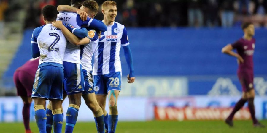 Wigan Athletic feiert den Sieg gegen Manchester City