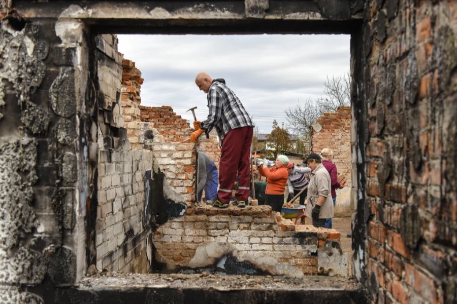 Tausende Ukrainer sind trotz Warnungen der Regierung wieder in ihre Heimat zurückgekehrt.