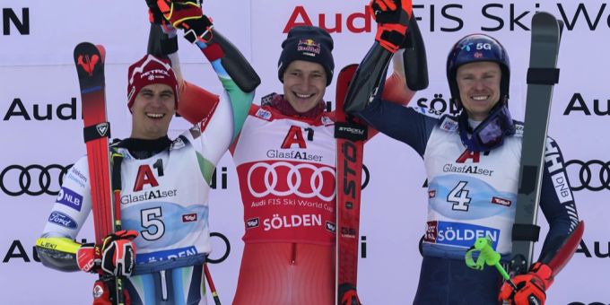 Henrik Kristoffersen (r.) fährt neu mit der Ski-Marke von Marcel Hirscher. Marcel Hirscher