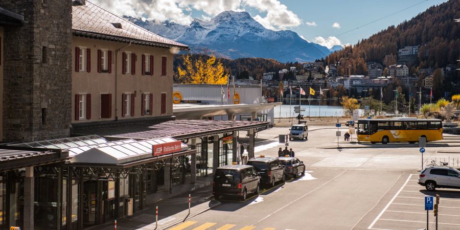 Der Bahnhof St. Moritz im Oberengadin. - Region Maloja