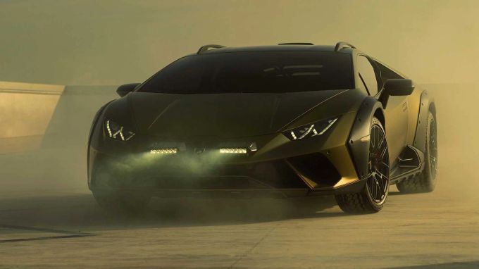Die wenigsten Lamborghini Huracán Sterrato dürfte sich je ins echten Gelände verirren – was am heftigen Preis liegen dürfte 2023 Lamborghini Huracán Sterrato