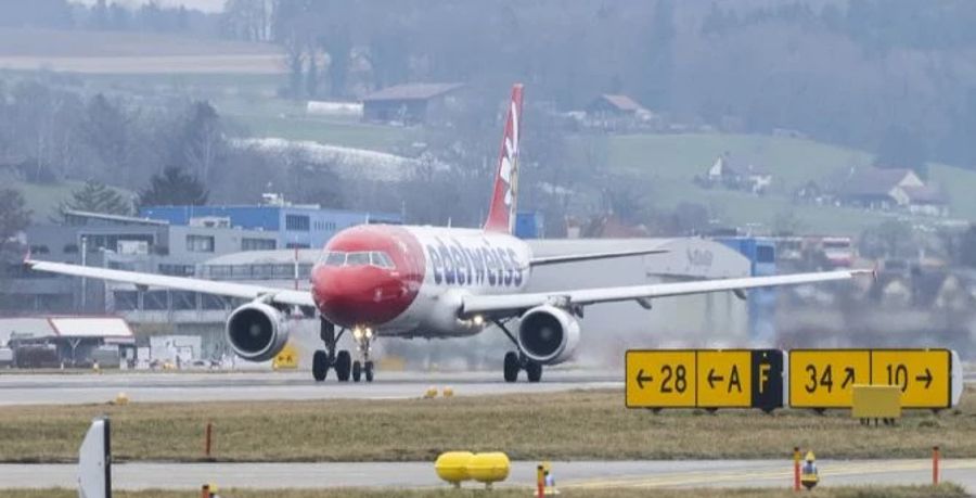 Nach etwas über zwei Stunden landete die Maschine, die unterwegs nach Kapstadt war, wieder in Zürich.