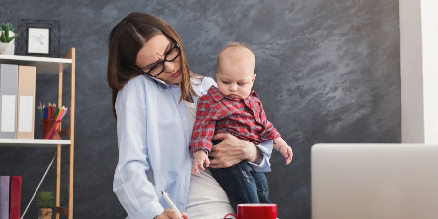 Frau Kleinkind Mutter Notizblick