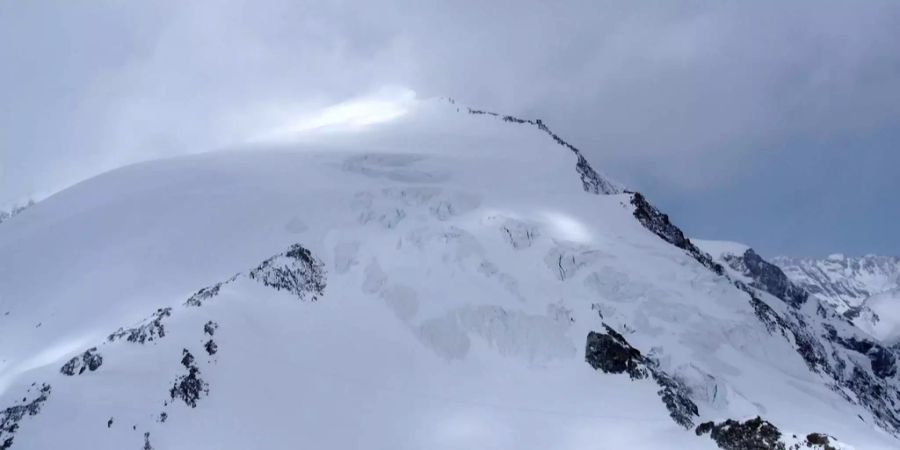 Nach dem Drama am Pigne d'Arolla, bei dem am vergangenen Wochenende sieben Menschen ums Leben kamen, gibt es viele offene Fragen.