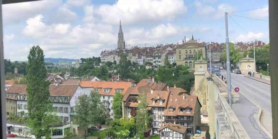 Die Aussicht vom alten Zollhaus auf die Berner Altstadt.