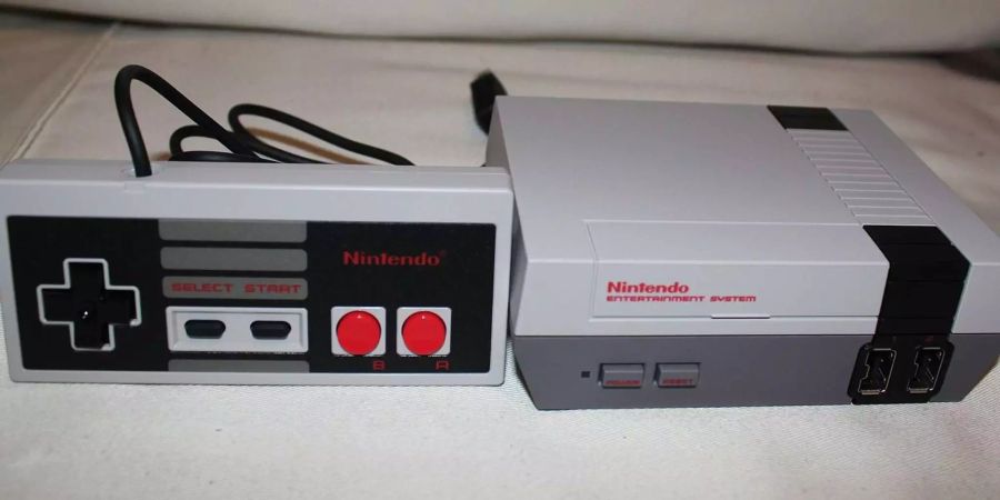 Release Nintendo Classic Mini (NES): Japan, 10. November 2016 – Vereinigte Staaten, 11. November 2016 – Europa, 11. November 2016.