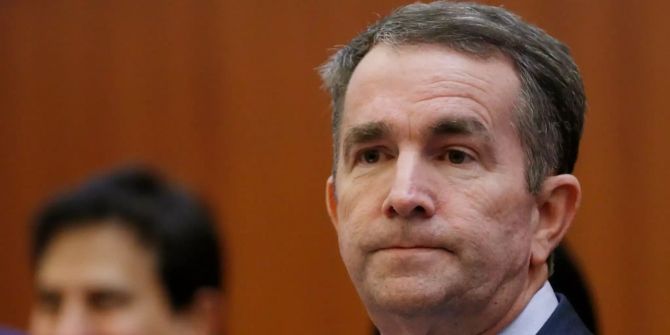 Ralph Northam bei einem Event.