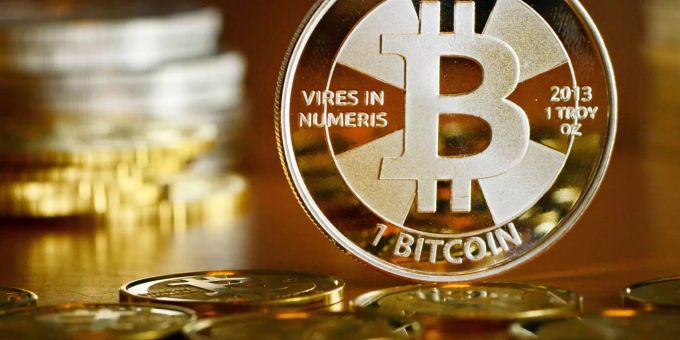Auf Tauchfahrt - Bitcoin sinkt unter 12'000 Dollar