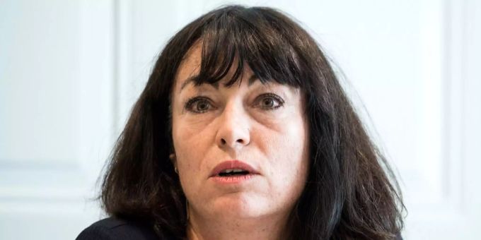 Geraldine Savary, Vizepräsidentin und Ständerätin (SP-VD), spricht an einer Medienkonferenz. Geraldine Savary, Vizepräsidentin und Ständerätin (SP-VD), spricht an einer Medienkonferenz.