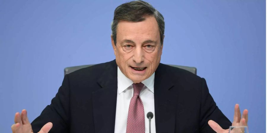 Mario Draghi, Präsident der Europäischen Zentralbank, spricht während der Pressekonferenz in der EZB-Zentrale in Frankfurt (D).