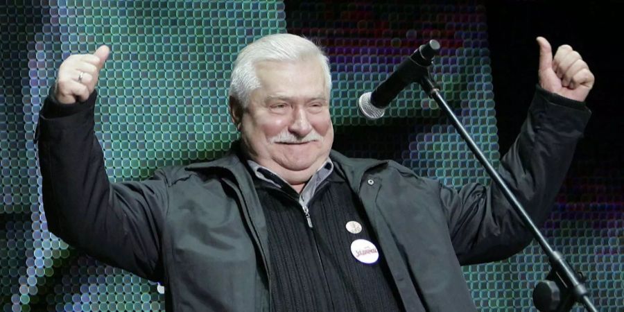 Polens Ex-Präsident Lech Walesa auf der Bühne der 30. Jubliäumsfeier der Solidarität in Polen.