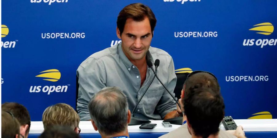 Roger Federer gibt vor dem Auftaktspiel an den US Open Auskunft.