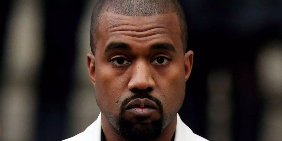 Kanye West, US-amerikanischer Rapper, posiert für die Kamera.