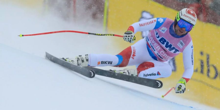 Beat Feuz fährt in der Abfahrt von Beaver Creek im Schneegestöber.