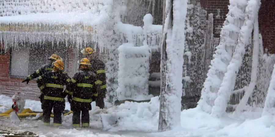 Chaos in den USA wegen den extremen Wetterbedingungen.