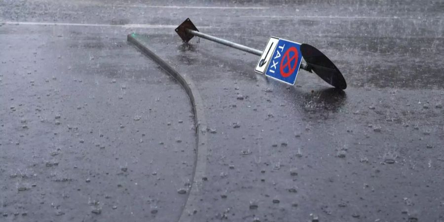 Basel wird von einem heftigen Gewitter mit Hagel heimgesucht. (Symbolbild)