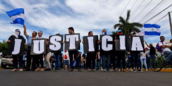 Nicaraguanische Demonstranten fordern Gerechtigkeit. Nicaraguanische Demonstranten fordern Gerechtigkeit.