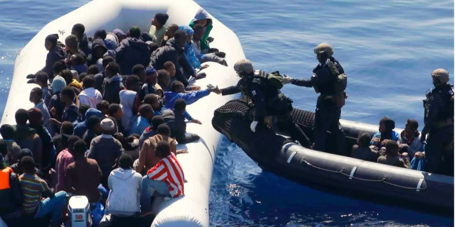 Werden künftig überhaupt noch Menschen im Mittelmeer gerettet? Manche glauben: nein.