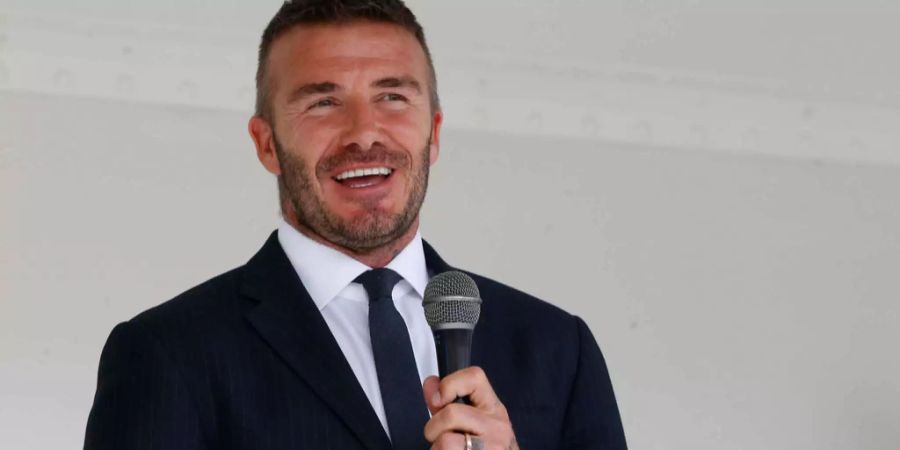 David Beckham begrüsst seine Fans im Regatta Park neben der Miami City Hall bevor das geplante MLS-Stadium vorgestellt wird.