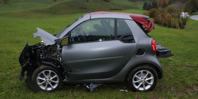 Enggenhütten AI: Auto übersehen und Unfall gebaut. Enggenhütten AI