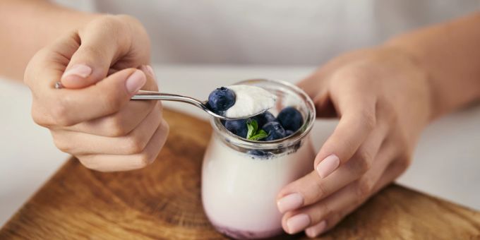 Joghurt tut dem Darm gut. Joghurt, Darmflora, Gesundheit