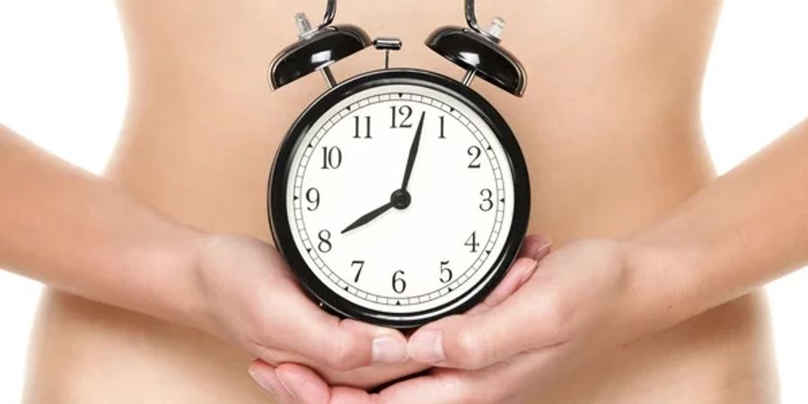 Auch wenn die biologische Uhr tickt, ist es für eine Schwangerschaft nicht zu spät.