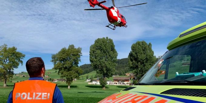 Schwer verletzt - Mitarbeiter fällt in Appenzell AI vom Kehrichtwagen
