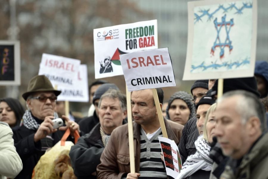 Diese Demonstrationen haben eine lange Vergangenheit. Teils werden sie aber von Gruppen organisiert, die Terrororganisationen wie die Hisbollah oder Hamas unterstützen.