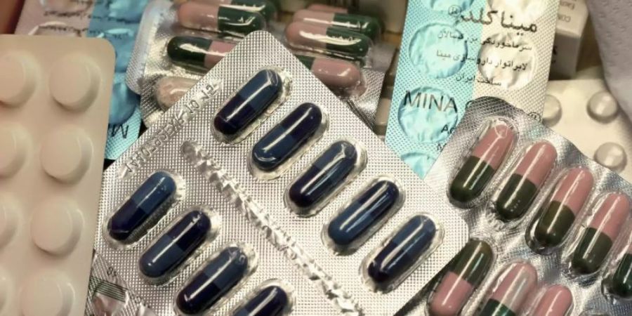 Produktpiraterie im Internet hat während der Coronakrise stark zugenommen. Fälscher haben vor allem die Unsicherheit von Menschen angesichts neuer Behandlungen und Impfstoffe ausgenutzt. Foto: Bernd Wüstneck/dpa-Zentralbild/ZB