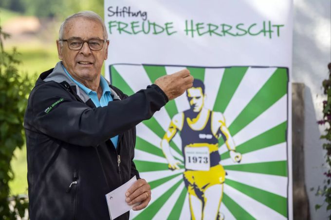 Alt-Bundesrat Adolf Ogi unterstützt mit seiner Stiftung «Freude herrscht» das Projekt «Stadt-Land verbindet Kinderwelten». Adolf Ogi