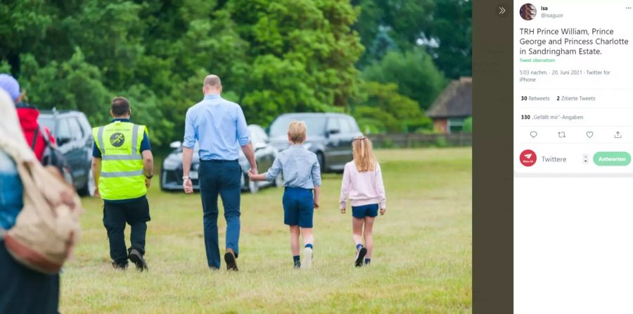 Mit diesem süssen Abgang verabschiedeten sich die jungen Royals von ihrem offiziellen Anlass.