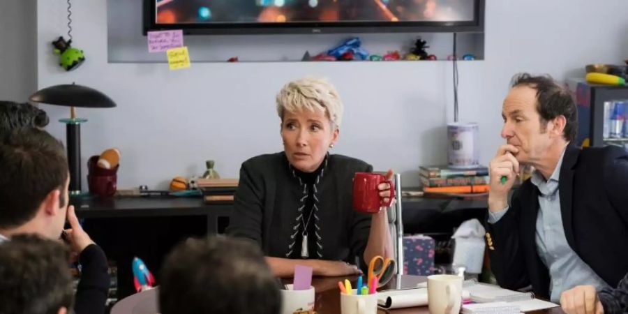 Emma Thompson spielt die gefürchtete, erfolgsverwöhnte Chefin Katherine Newbury, die ihre getreuen Untergebenen nicht einmal beim Namen kennt. Foto: eOne Germany