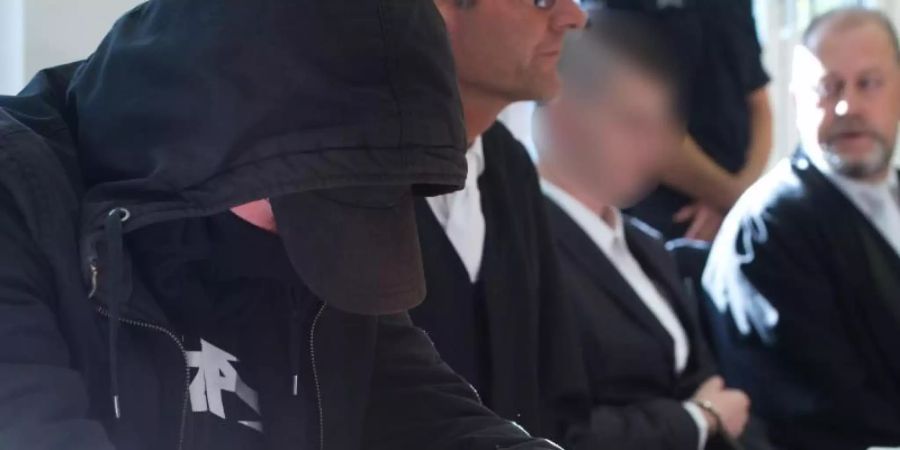 Die beiden Angeklagten während des Prozesses im Landgericht. Foto: Stefan Sauer