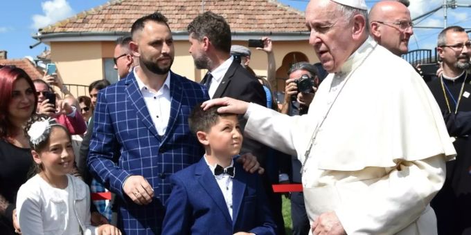 Papst Franziskus bei dem Treffen mit Roma in Blaj. papst