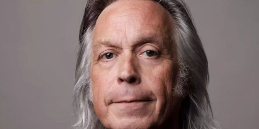 Jim Lauderdale zieht sein Ding dzurch. Foto: Scott Simontacchi
